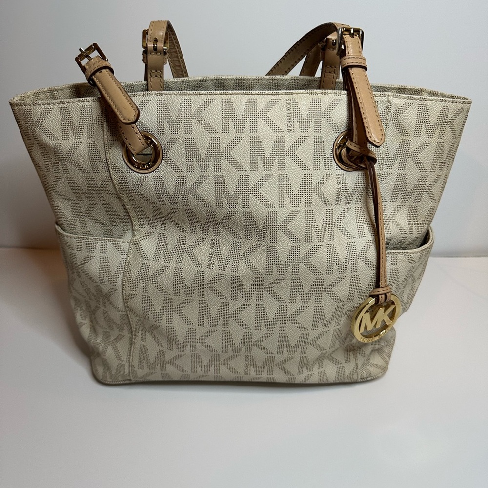 Michael Kors Jet Set Tote